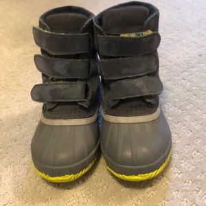 Awesome gray camo Sorels boots